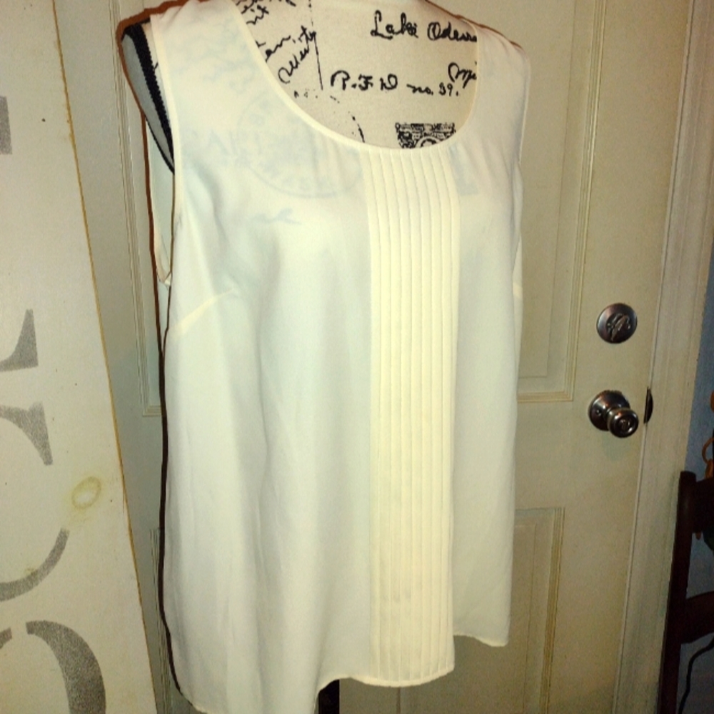 Talbots cream sleeveless shell